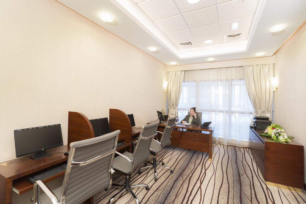 Grand Mercure Majlis Residences Abu Dhabi Exteriör bild Business Center