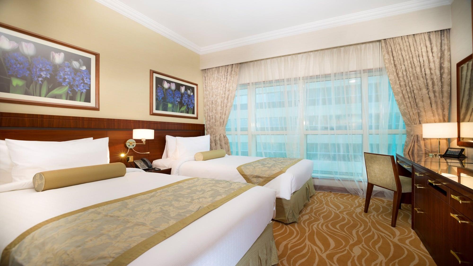 Grand Mercure Majlis Residences Abu Dhabi Exteriör bild A room at the hotel