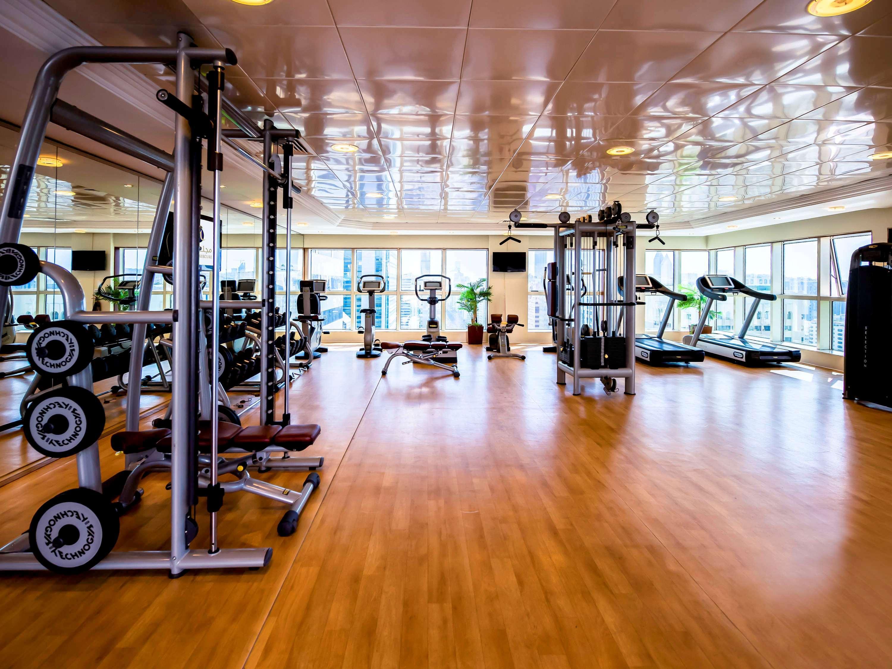 Grand Mercure Majlis Residences Abu Dhabi Exteriör bild A gym