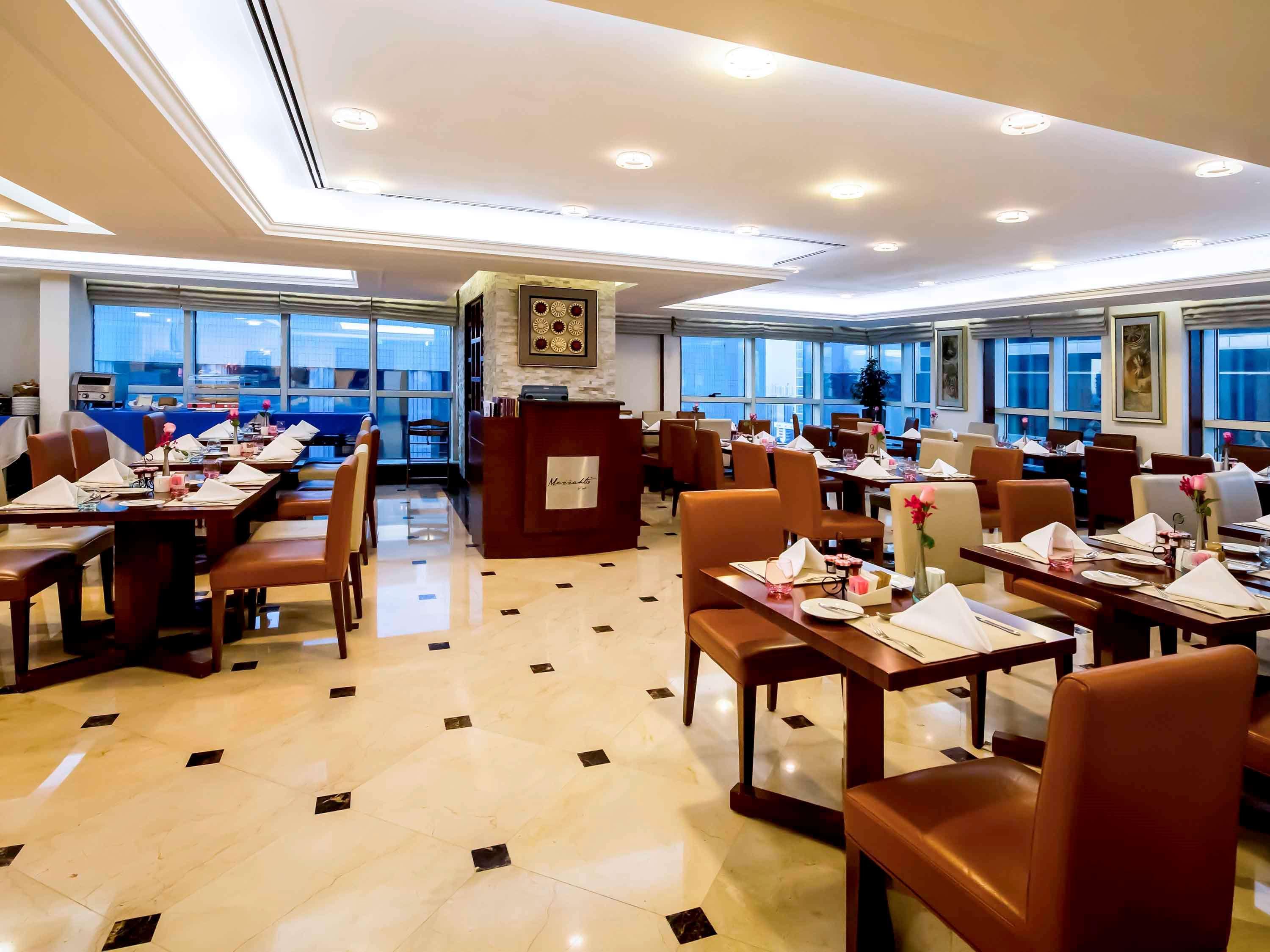 Grand Mercure Majlis Residences Abu Dhabi Exteriör bild The restaurant