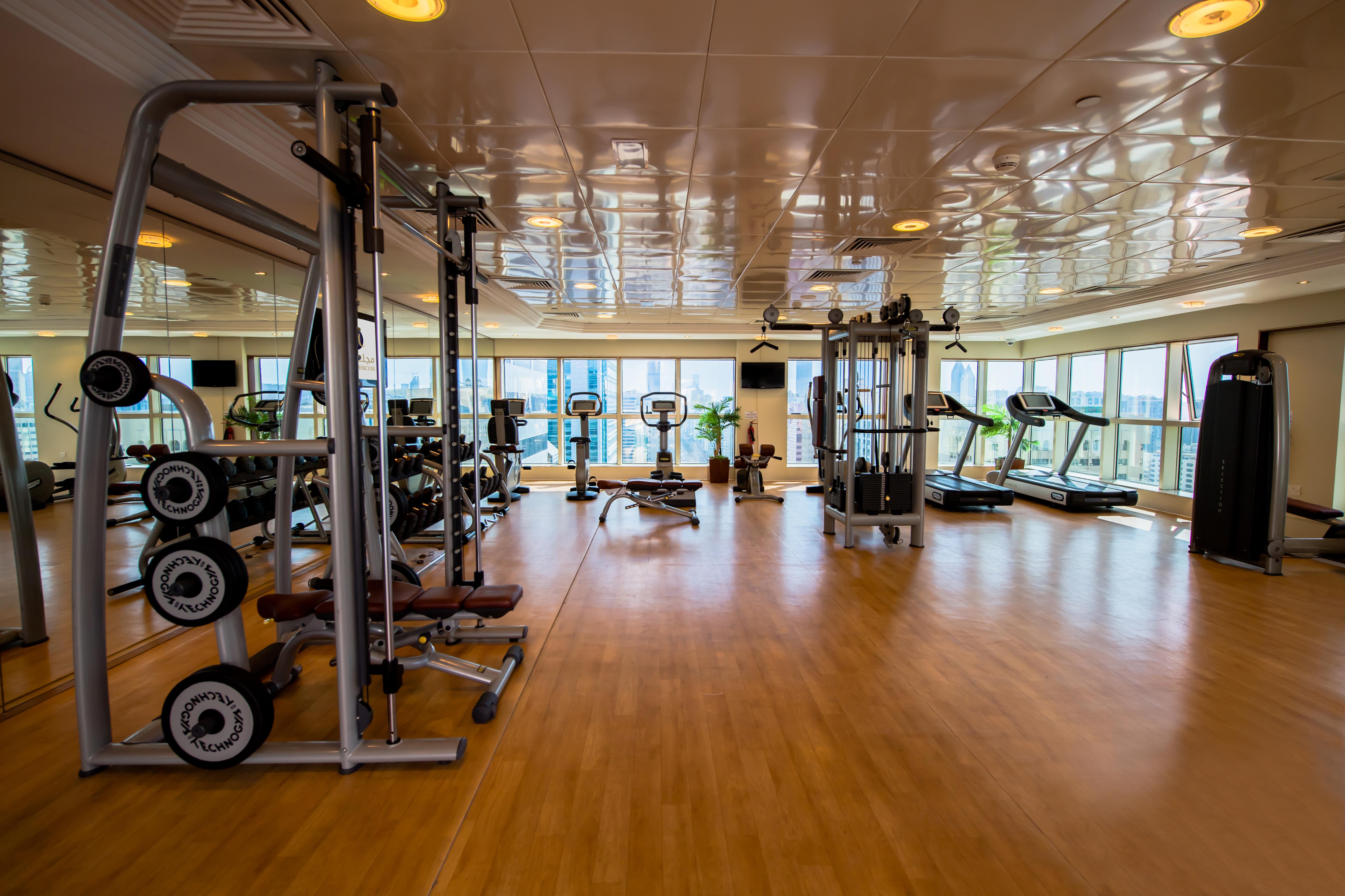 Grand Mercure Majlis Residences Abu Dhabi Exteriör bild A gym in a hotel