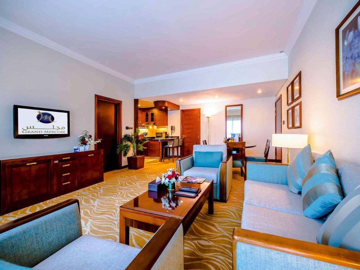 Grand Mercure Majlis Residences Abu Dhabi Exteriör bild Suite